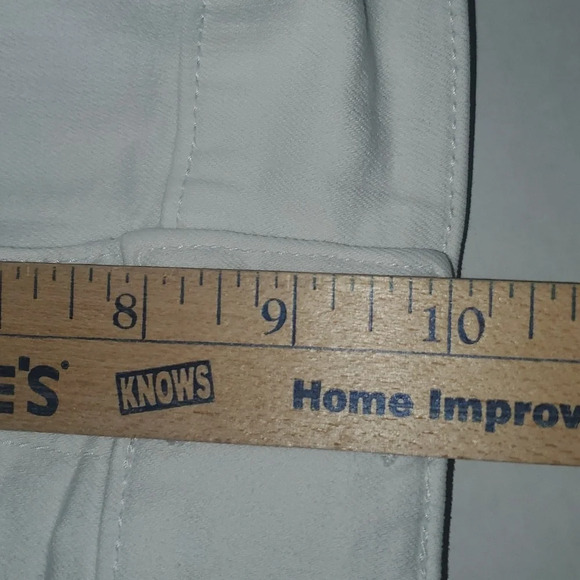 Torrid White Non-Distressed Jean Shorts Size 16 - Picture 13 of 16